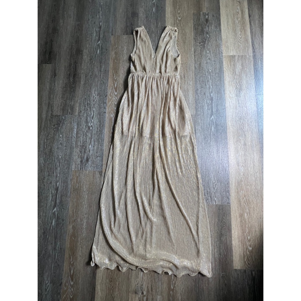 Honey Punch Maxi Dress Women Small Gold Metallic‎ Pleated V-Neck Sleeveless Gown